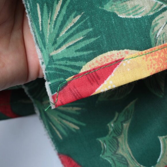 Vintage Christmas Large Rectangle Tablecloth Craft Fabric Holly Berries Ribbon - Picture 4 of 6